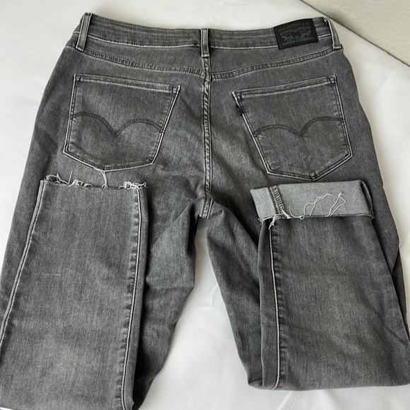 Levi's Denim - NWOT! Levi’s Gray 721 “High Rise Skinny” Ankle Crop Raw Hem Jeans Denim 32 X 30